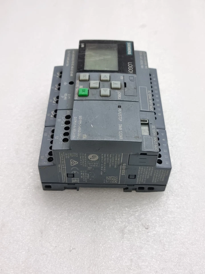 SIEMENS 6ED1052-1MD00-0BA8 LOGO 12/24RCE WITH 6ED1055-1MB00-0BA2 MODULE 12/24VDC